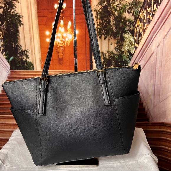 Michael Kors Charlotte Large Saffiano Leather Top-Zip Tote excellent condition - Picture 4 of 15